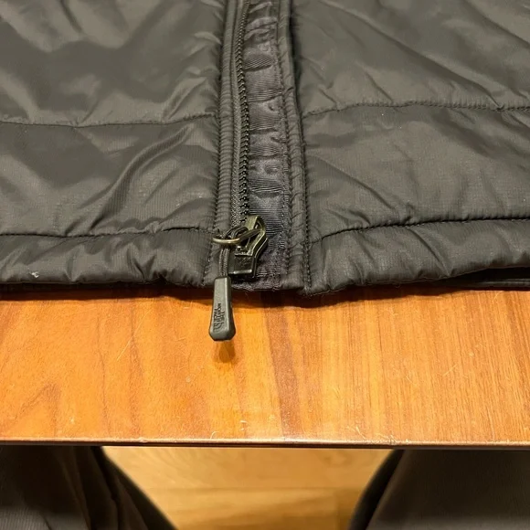 The North Face Black Quilted Vest - Picture 4 of 5